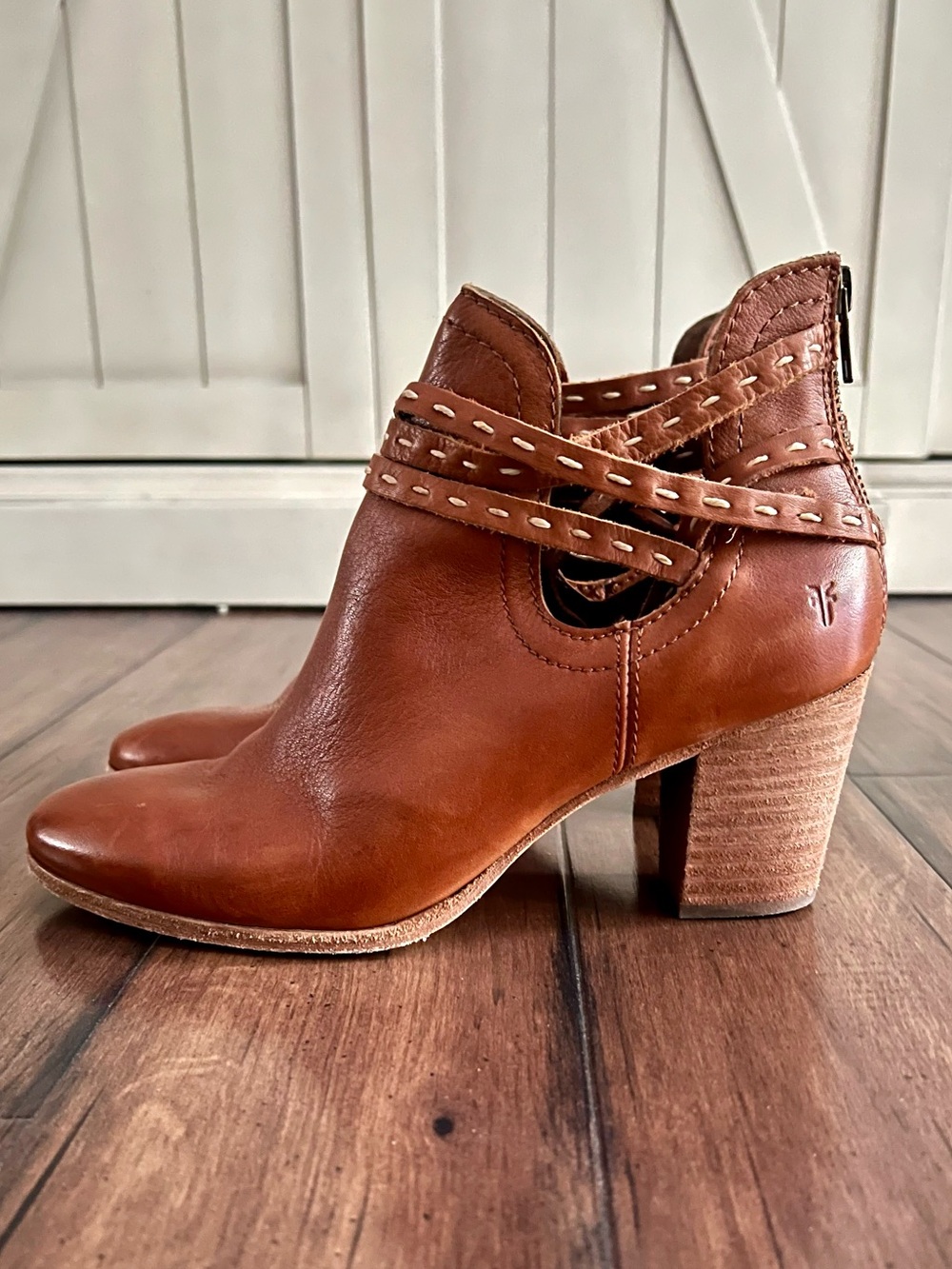 Frye Naomi Pickstitch Leather Ankle Booties - Size 9.5 - Picture 6 of 14